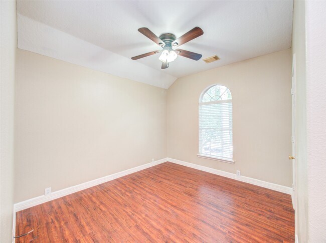 Building Photo - 419 Thorpe Springs Dr
