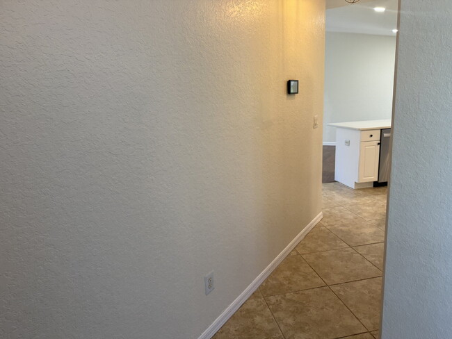 Building Photo - "3-Bedroom North Port Home!"