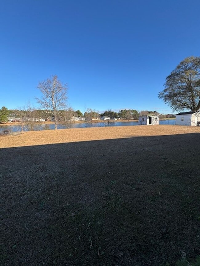 Building Photo - 123 Bear Creek Rd