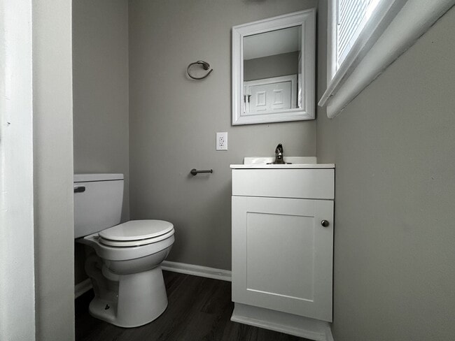 Building Photo - 516 Olivia Ln