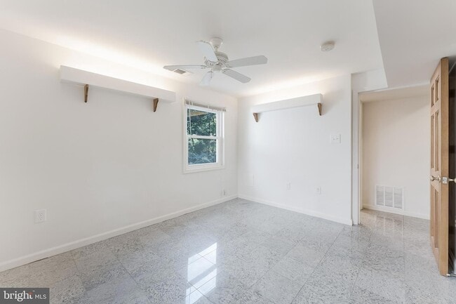 Building Photo - 13805 Fulmer Dr