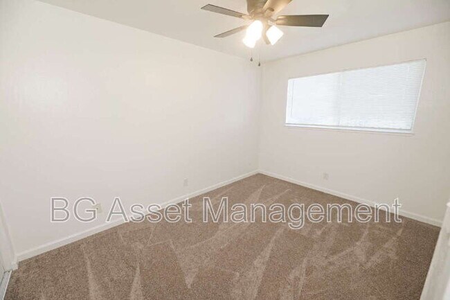 Building Photo - 547 Rodeo Ave