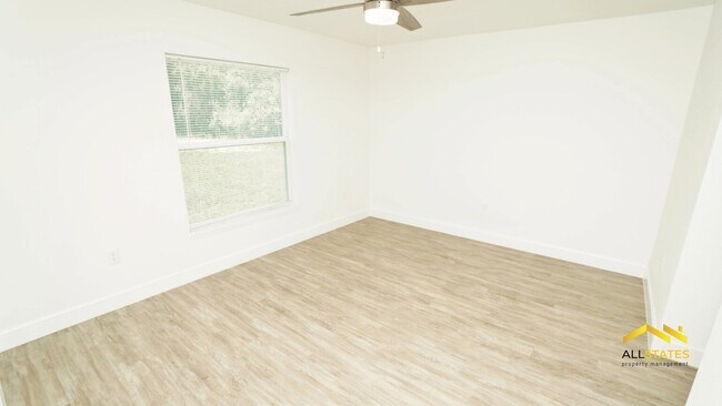 Building Photo - 17029 SW 30th Avenue Rd