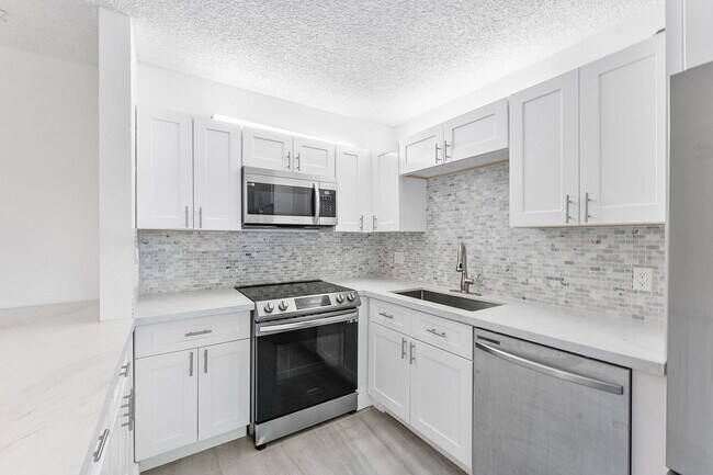 Building Photo - 1624 Forest Lakes Cir