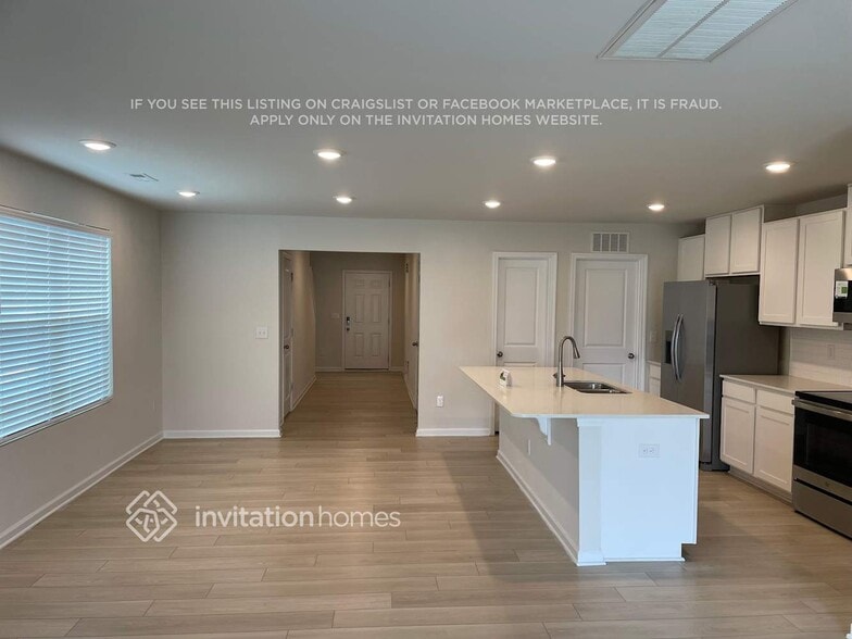 Building Photo - 2300 Pebble Close Ct