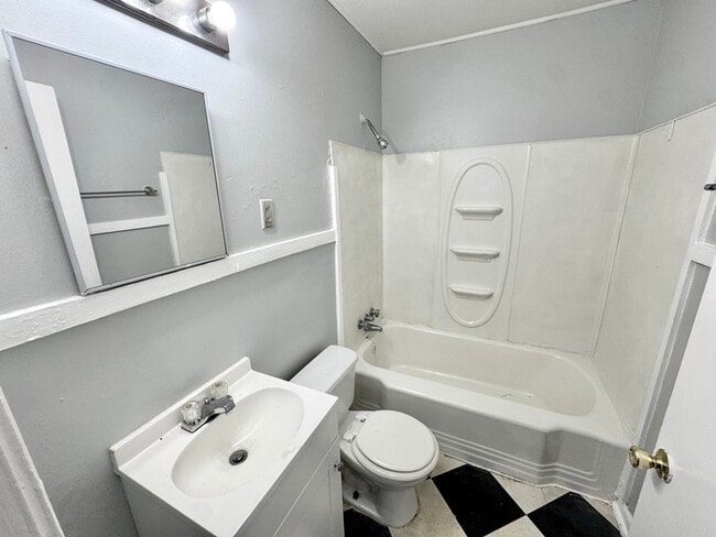 Building Photo - 3350 Hardin Ave