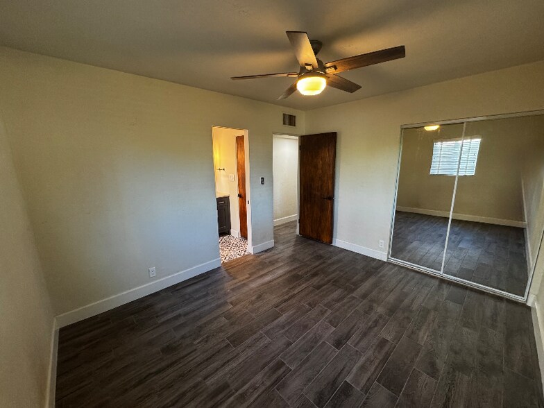 Building Photo - 1620 E Rancho Dr