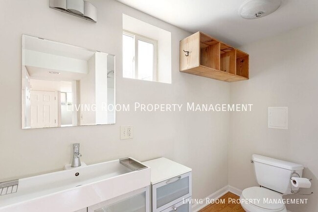 Building Photo - Bright Oversized Basement Apartment in Alb...