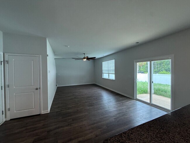 Building Photo - Murrells Inlet - 3 Bedroom / 2.5 Bathroom Home