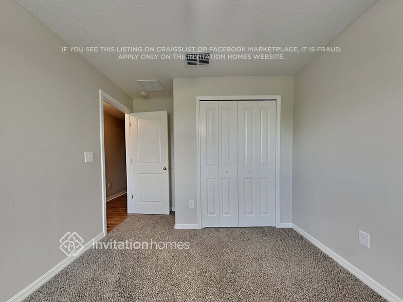 Building Photo - 10654 Lake Montauk Dr