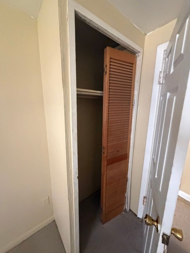 Building Photo - 607 E Gordon St