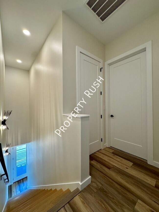 Building Photo - 1861 Zeta Way