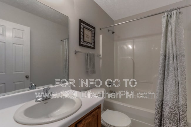 Building Photo - 1363 Benley St