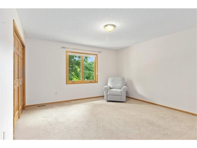 Building Photo - 7140 Willow View Cove