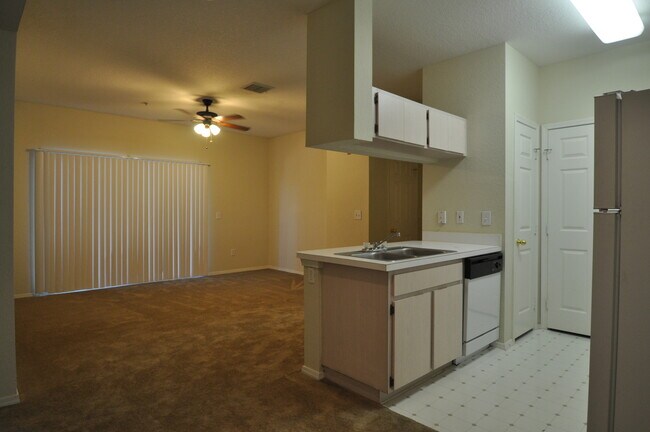 Building Photo - The Preserve Gated Community, $1275/mo  2nd floor unit AVAILABLE June 10th!