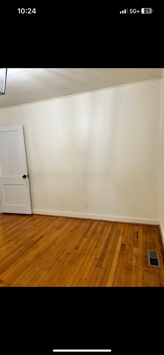 Building Photo - 131 Druid Dr