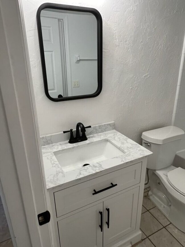 Building Photo - 5745 SW 10th Pl