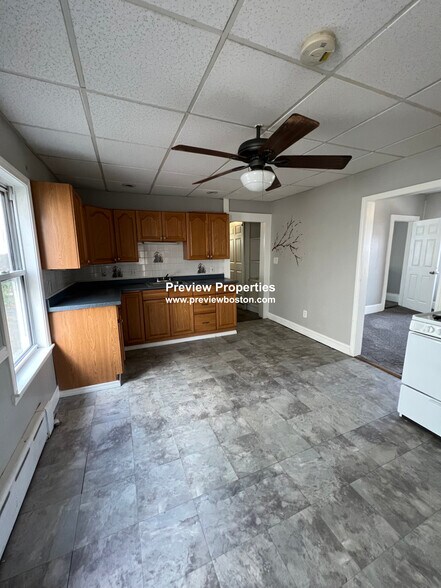 Primary Photo - 696 Broadway