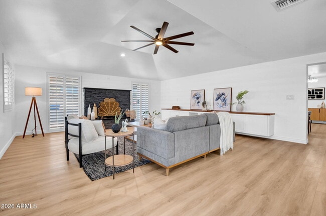 Building Photo - 10624 N 38th St