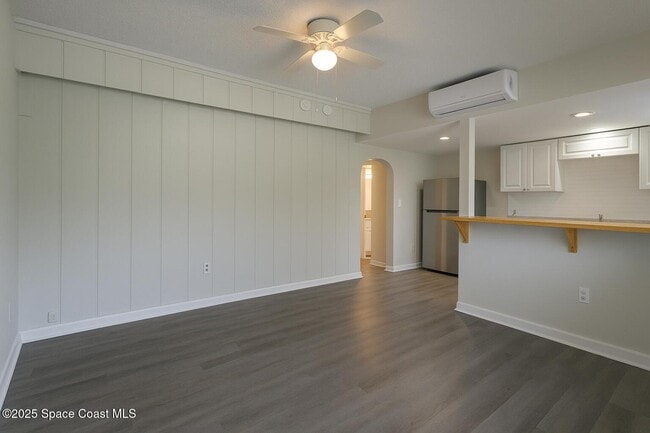 Building Photo - 985 S Fiske Blvd