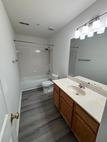Building Photo - 9780 Bon Haven Ln
