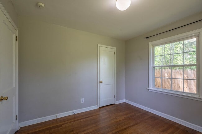 Building Photo - Beautiful 3 bed and 1 bath house in Johnso...