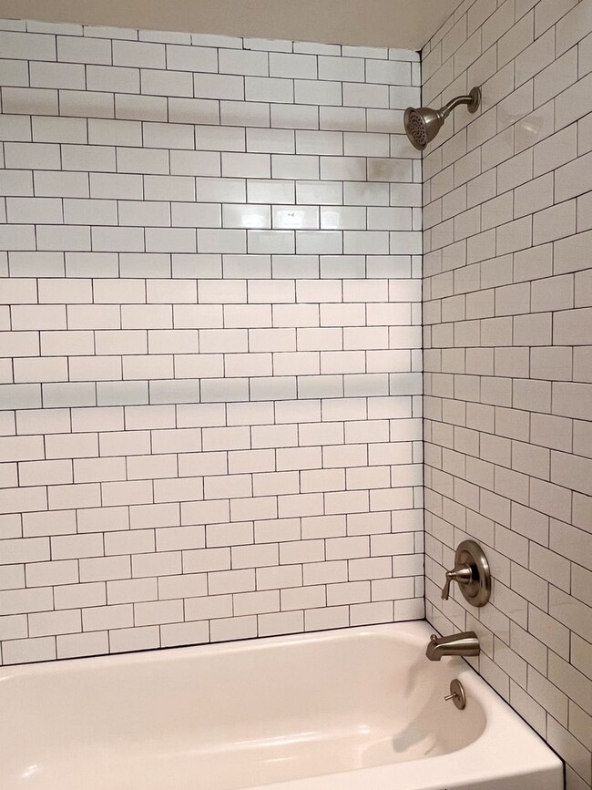 Building Photo - OWN970