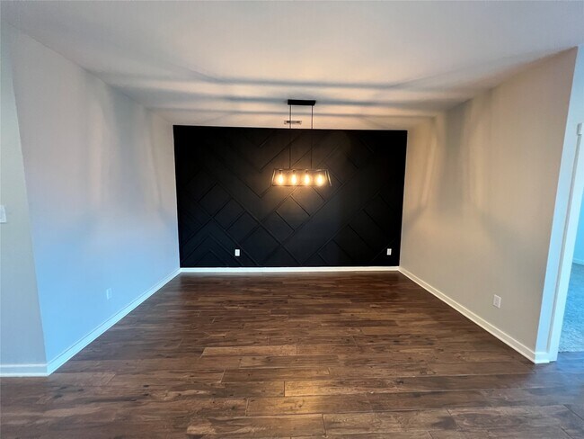 Building Photo - 1607 Barrows Ln