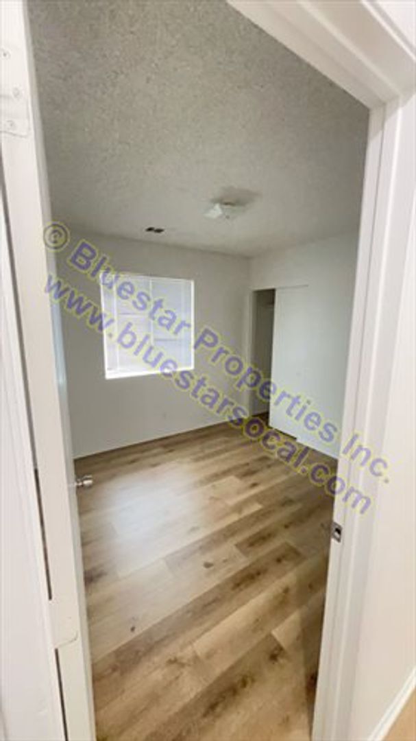 Building Photo - 12982N