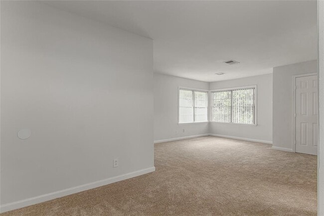 Building Photo - 302 Shoreacres Blvd