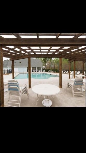 Pergola - 133 Kensington St