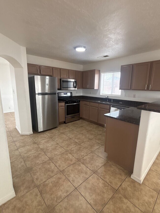 Building Photo - 4729 Chesapeake Pl NE