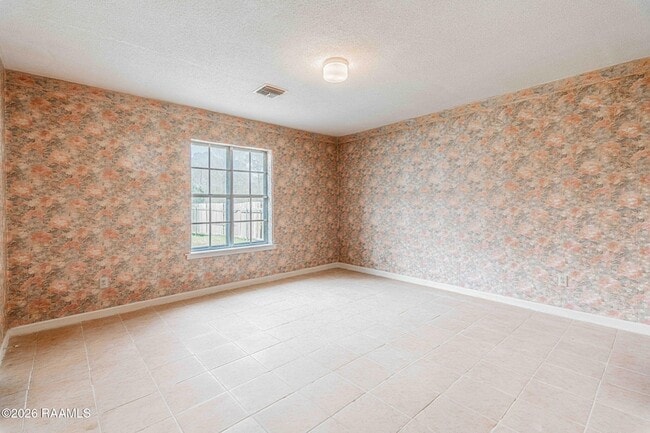 Building Photo - 222 Winsor Dr