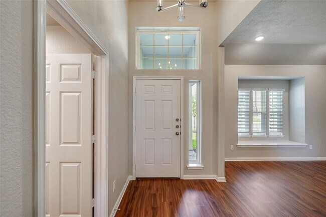 Building Photo - 1042 Tomball Downs Dr