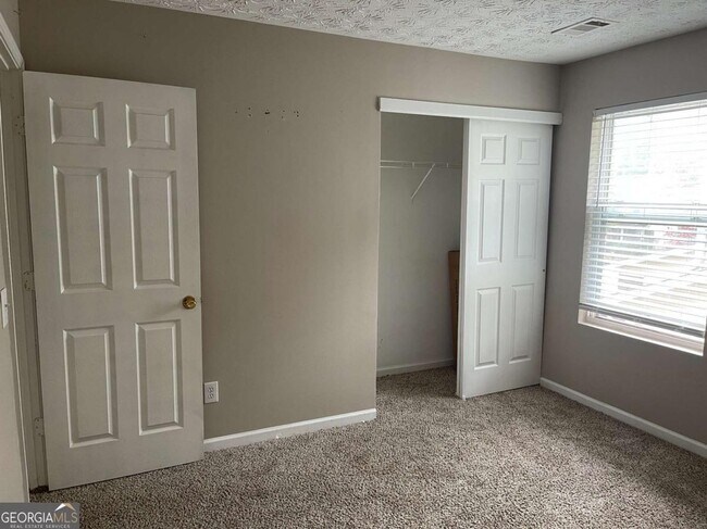 Building Photo - 5549 Sable Way