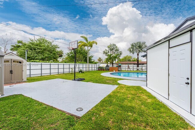 Building Photo - 11220 SW 181st Terrace