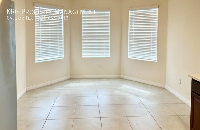 Building Photo - 1009 NE 11th St