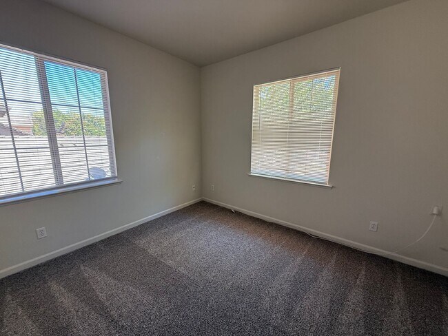 Building Photo - 3588 Silverwood Rd