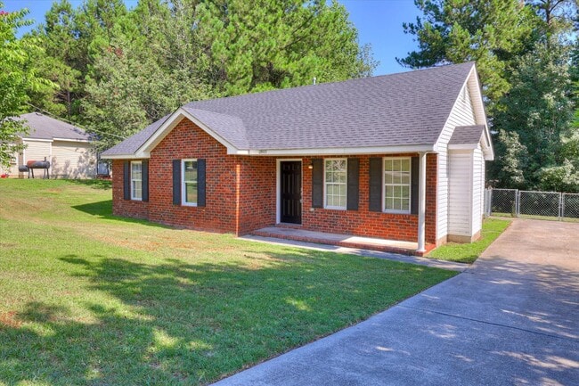 Building Photo - 2811 Bennington Dr