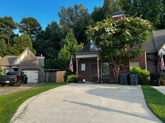 Primary Photo - 4300 Ashwood Cove