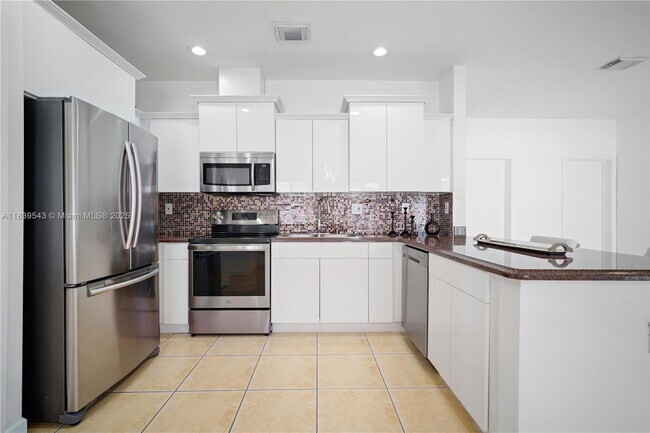 Building Photo - 2894 SW 144th Ct