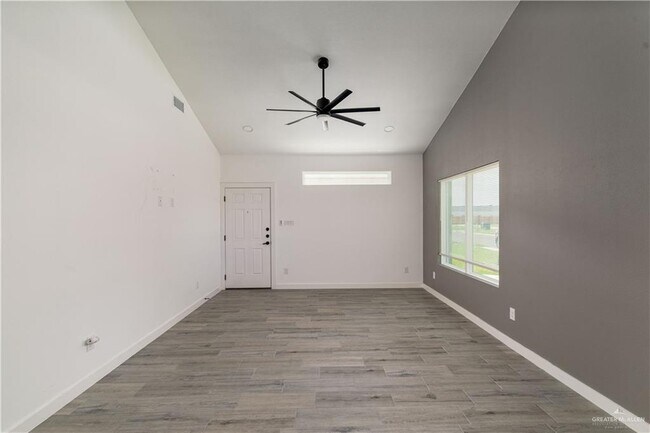 Building Photo - 2509 Mockingbird Rd