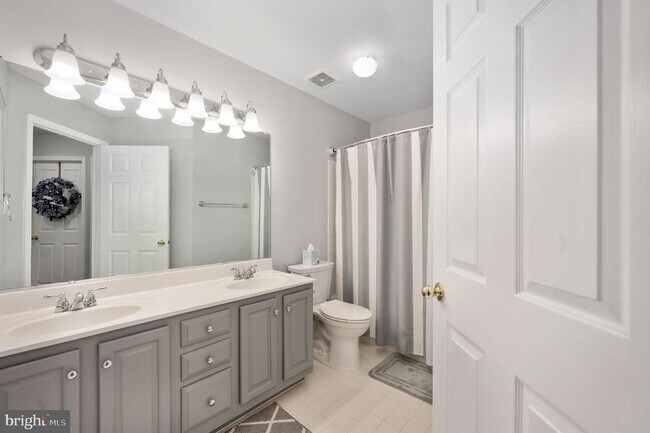 Building Photo - 13731 Bridlewood Dr
