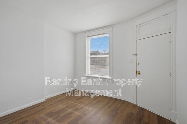 Building Photo - 3127 Clay Ave