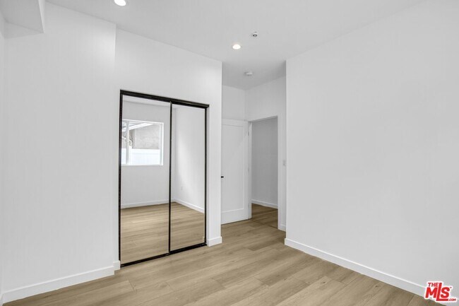 Building Photo - 10826 1/4 Hesby St