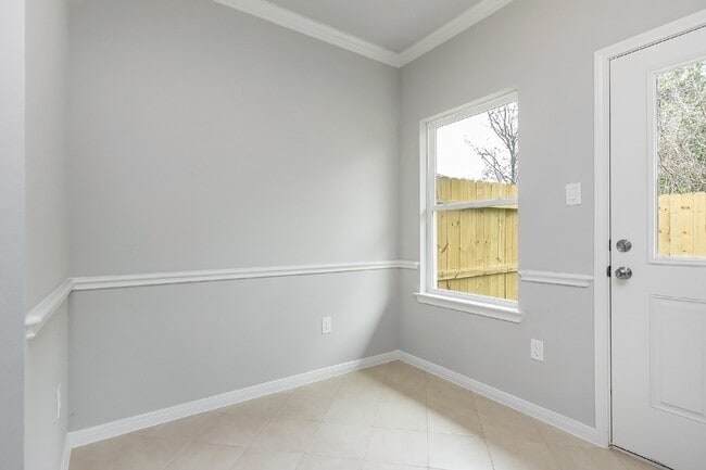 Building Photo - 1043 Marcolin St