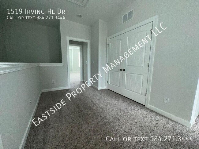 Building Photo - 1519 Irving Hl Dr