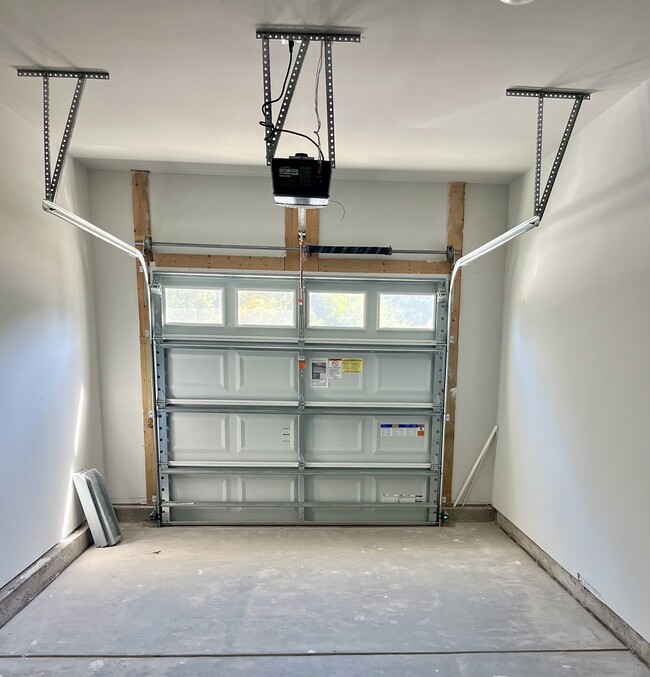 Building Photo - 3825 Sunset Harbor Rd SE