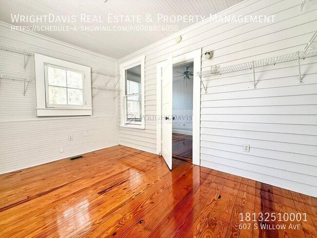 Building Photo - 607 S Willow Ave