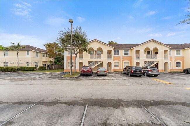 Building Photo - 1651 SE 28th Ct